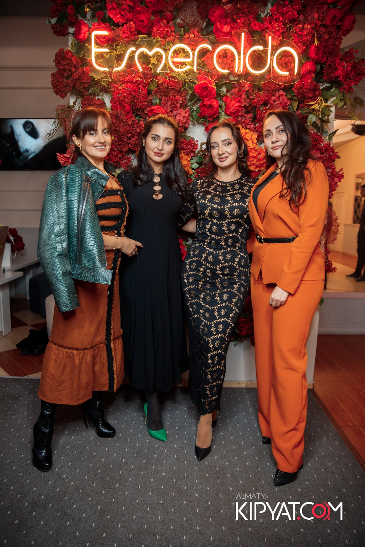 ДЕНЬ РОЖДЕНИЯ КАФЕ ЭСМИРАЛЬДА. КИПЯТКОМ АЛМАТЫ!