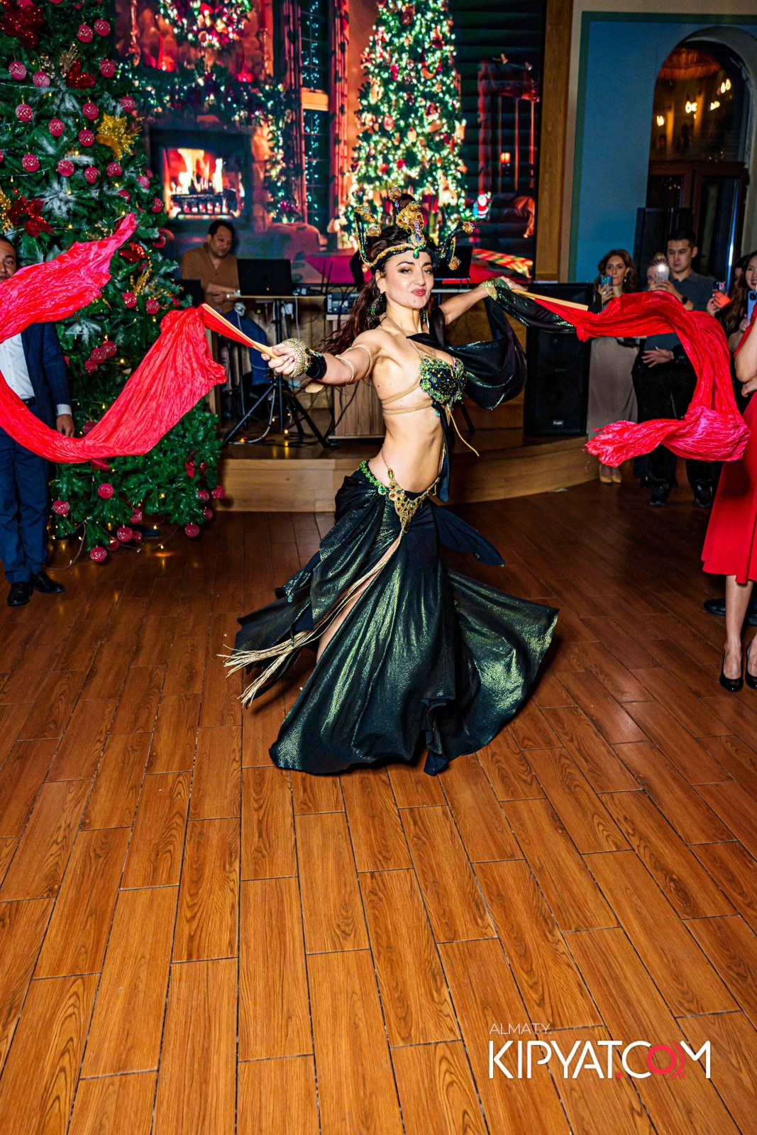 ГРУЗИНСКИЙ ДВОР НА КАБАНБАЙ БАТЫРА. КИПЯТКОМ АЛМАТЫ!