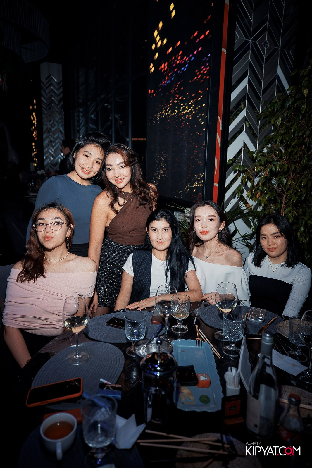 FRIENDS BAR & TERRACE. КИПЯТКОМ АЛМАТЫ! Фотосъемка мероприятий в Алматы