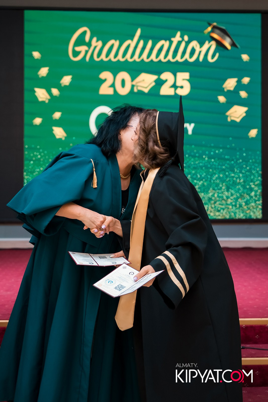 GRADUATION 2025 Q UNIVERSITY. КИПЯТКОМ АЛМАТЫ!