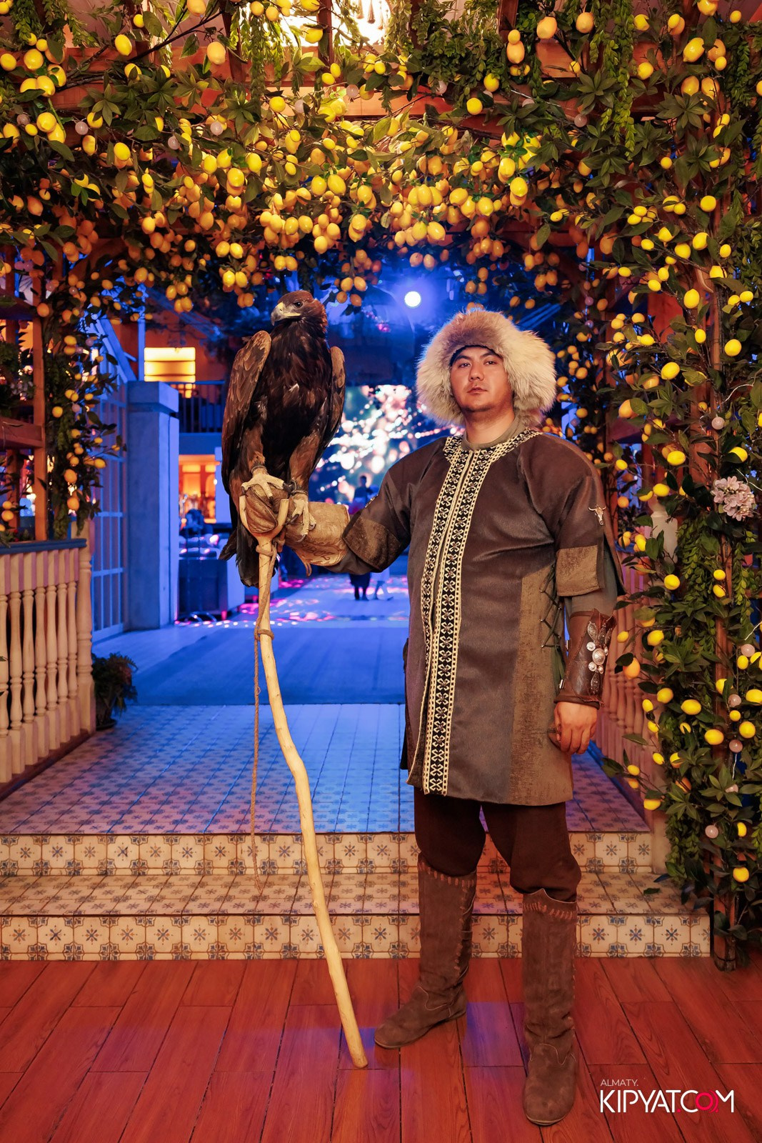 ГРУЗИНСКИЙ ДВОР НА КАБАНБАЙ БАТЫРА. КИПЯТКОМ АЛМАТЫ!