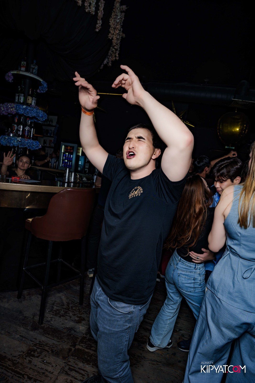 UYAT EMES BAR. КИПЯТКОМ АЛМАТЫ!