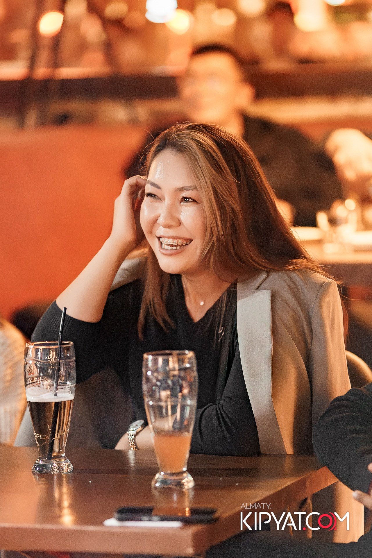 СОЛЬНЫЙ СТЕНДАП КОНЦЕРТ АЛЕКСАНДРА МЕРКУЛЬ. КИПЯТКОМ АЛМАТЫ!