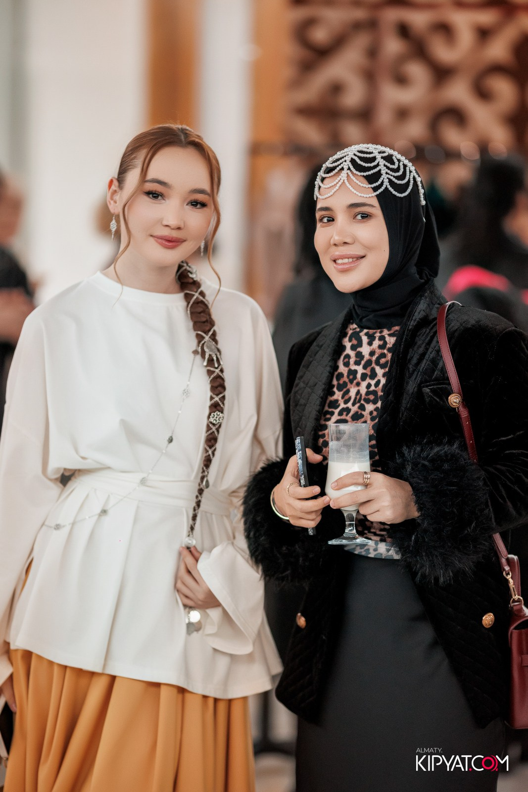 FASHION ПОКАЗ, КАЗАХСКОЙ НАЦИОНАЛЬНОЙ ОДЕЖДЫ. КИПЯТКОМ АЛМАТЫ!