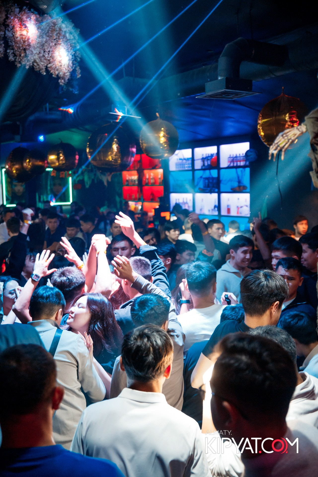 UYAT EMES BAR. КИПЯТКОМ АЛМАТЫ!