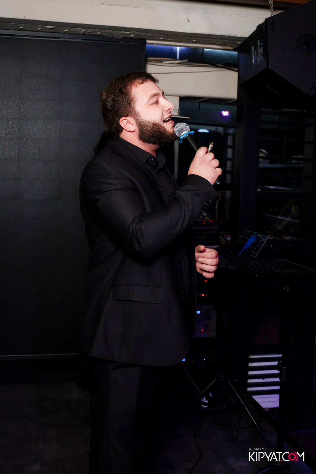 КАВКАЗСКИЙ ВЕЧЕР В ВАХТАНГУРИ. КИПЯТКОМ АЛМАТЫ!