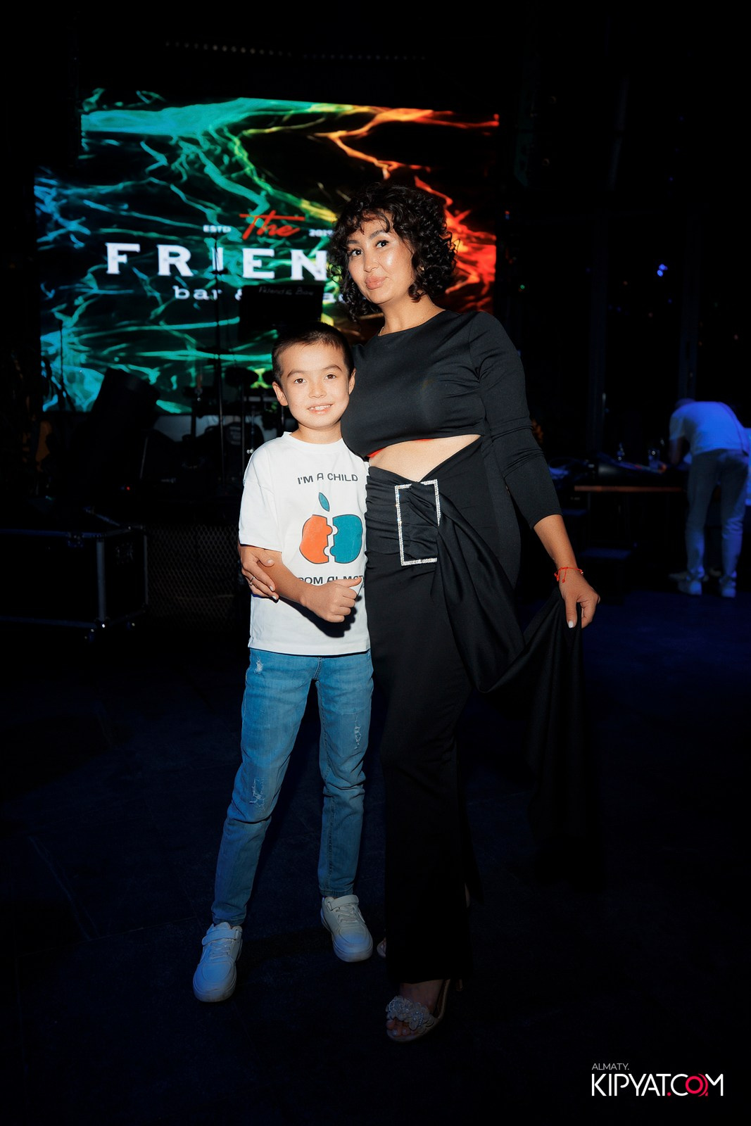 FRIENDS BAR & TERRACE. КИПЯТКОМ АЛМАТЫ!