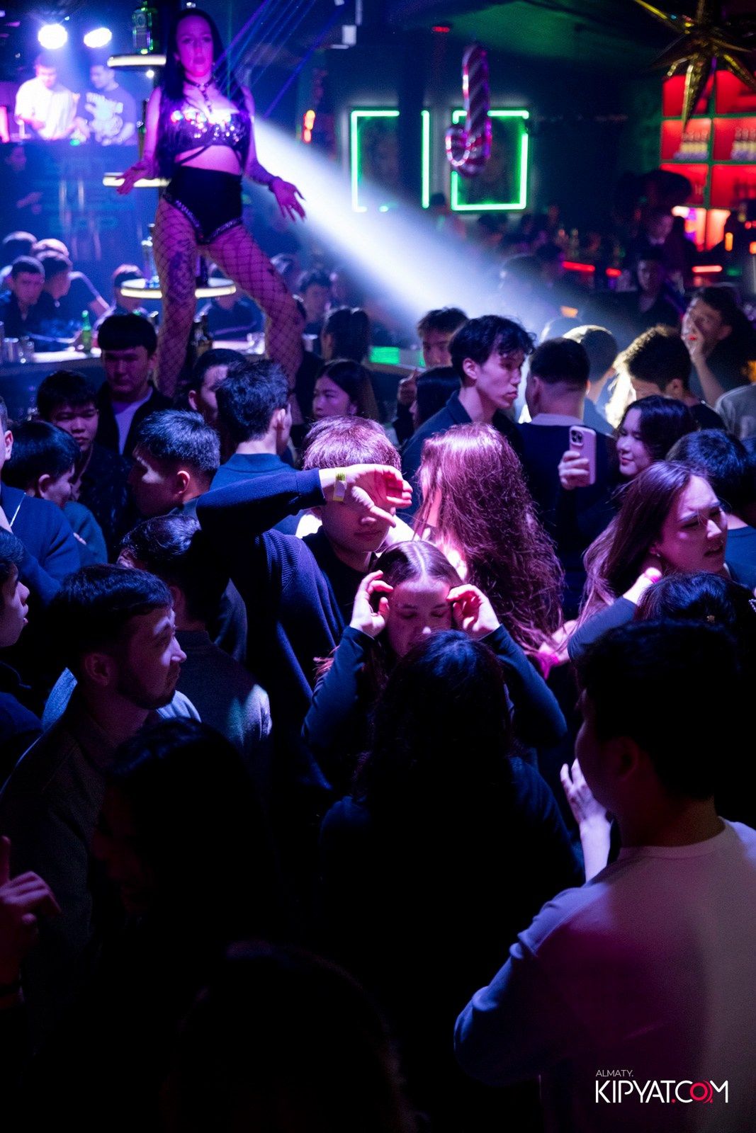 UYAT EMES BAR. КИПЯТКОМ АЛМАТЫ! Фотосъемка мероприятий в Алматы