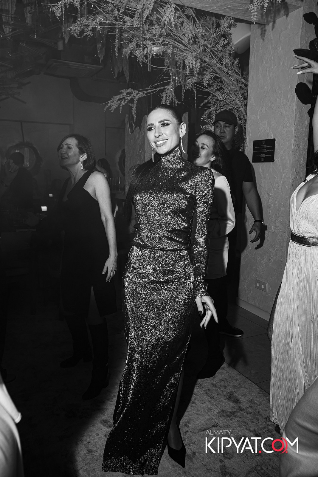 EDEN BAR & RESTAURANT. КИПЯТКОМ АЛМАТЫ!