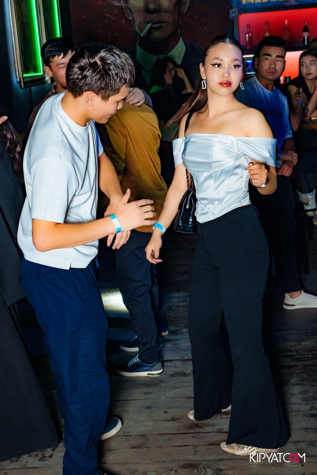 UYAT EMES BAR. КИПЯТКОМ АЛМАТЫ!