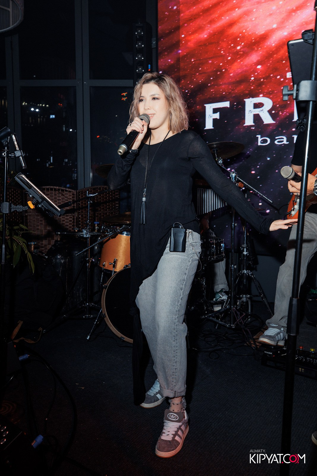 FRIENDS BAR & TERRACE. КИПЯТКОМ АЛМАТЫ!