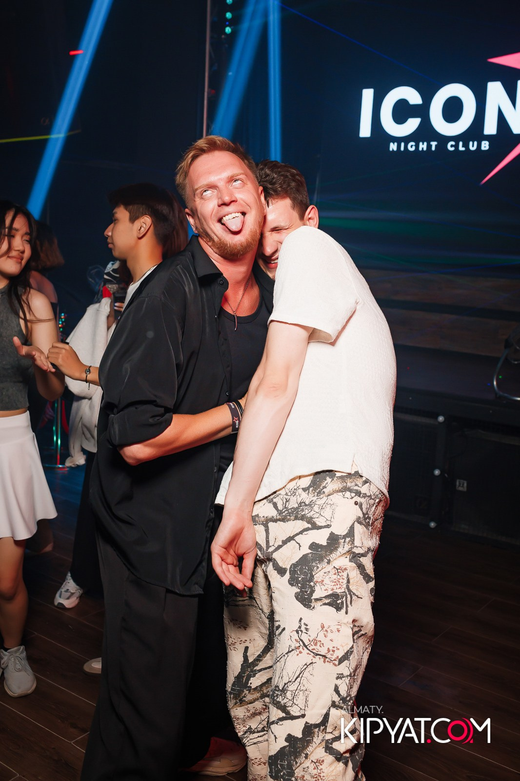 НОЧНОЙ КЛУБ ICON. КИПЯТКОМ АЛМАТЫ!