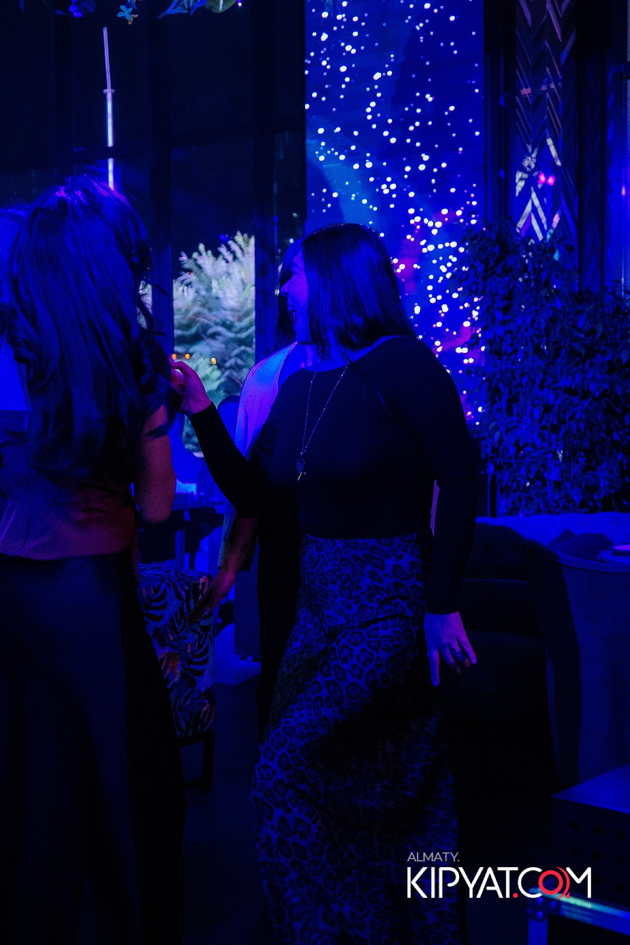 FRIENDS BAR & TERRACE. КИПЯТКОМ АЛМАТЫ!