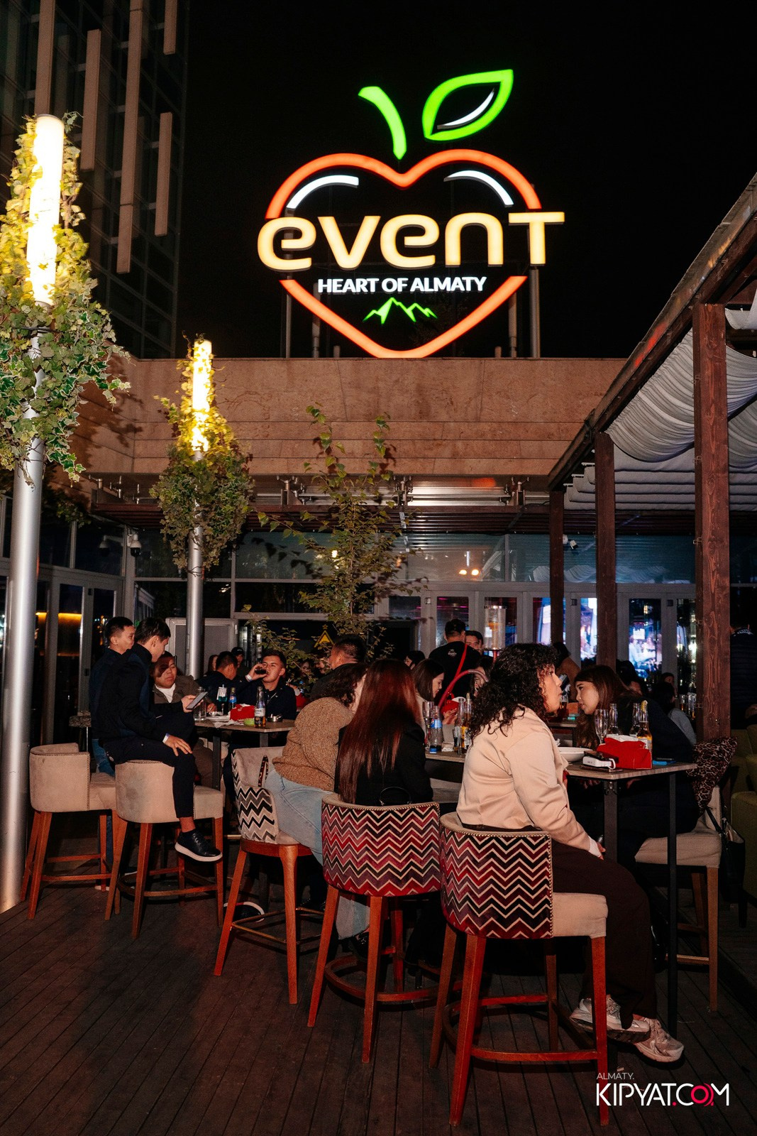 EVENT BAR. КИПЯТКОМ АЛМАТЫ!