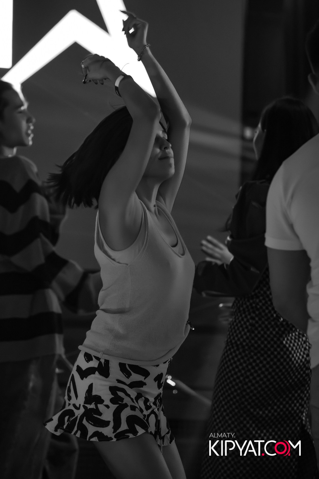 НОЧНОЙ КЛУБ ICON. КИПЯТКОМ АЛМАТЫ!