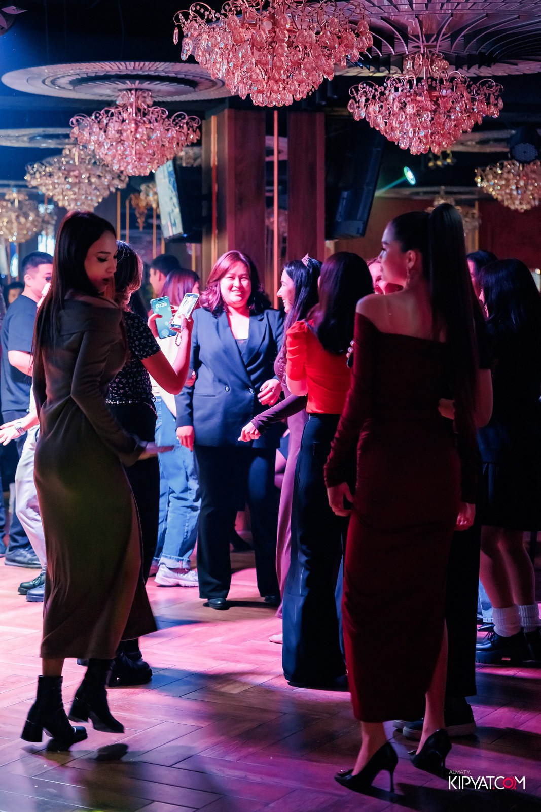 ЗАЯ, НА БИС. КИПЯТКОМ АЛМАТЫ!