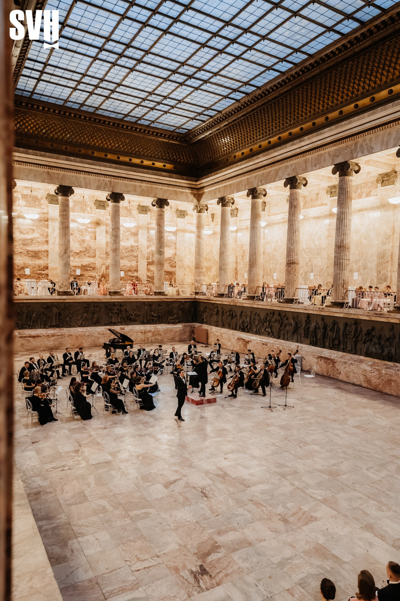 Пасхальный бал Петра Аксёнова