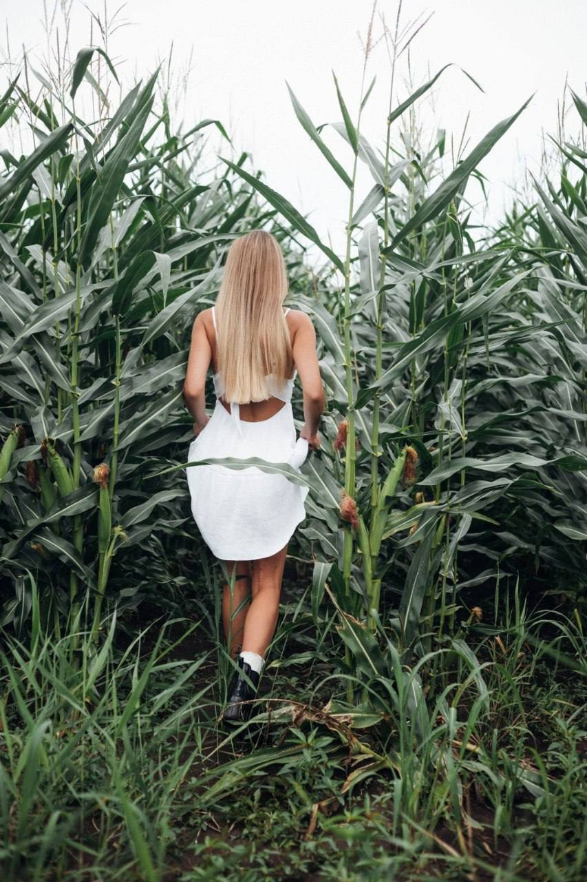 Фотосессия в поле. Фотограф широкого профиля Cape Kate