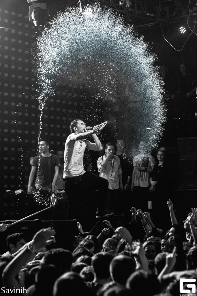 Фотограф Артём Савиных | Свадебная, репортажная, семейная съёмка Москва. Артём Савиных — профессиональный фотограф в Москве | Репортажи, свадьбы, портреты