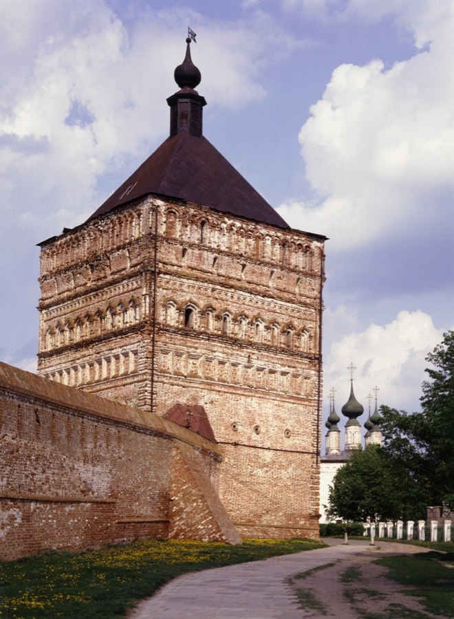 Угловая башня Спасо-Ефимиева монастыря