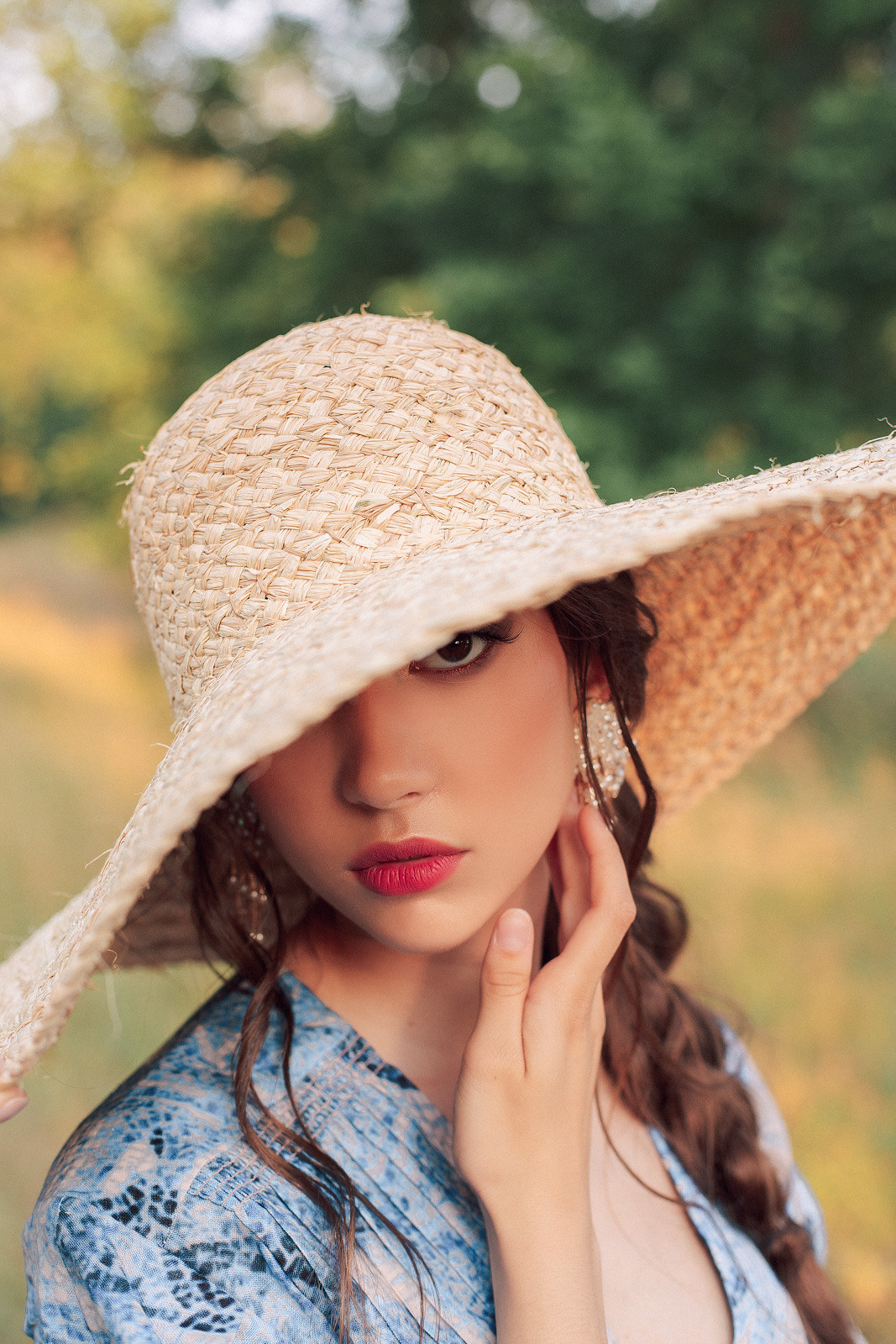 Прогулка по полю. Свадебный фотограф Санкт-Петербург  Москва