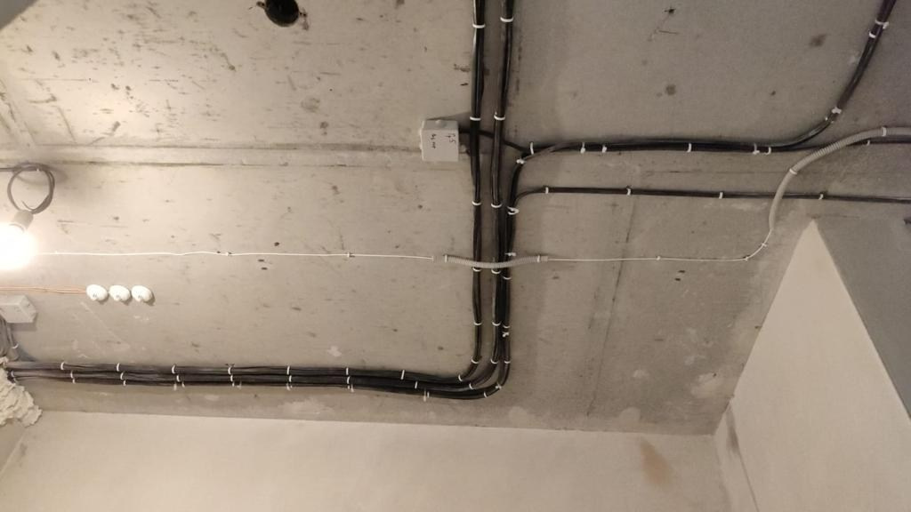 Черновые электромонтажныеработы. Мамонт