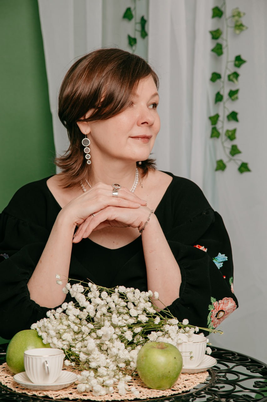 весенний фотодень Москва, фотосессия весной Москва, мини фотосессия в Москве, женская фотосессия Москва, фотосессия в цветении Москва, фотосессия в студии весна, стильная фотосессия для женщины, портретная фотосессия Москва
