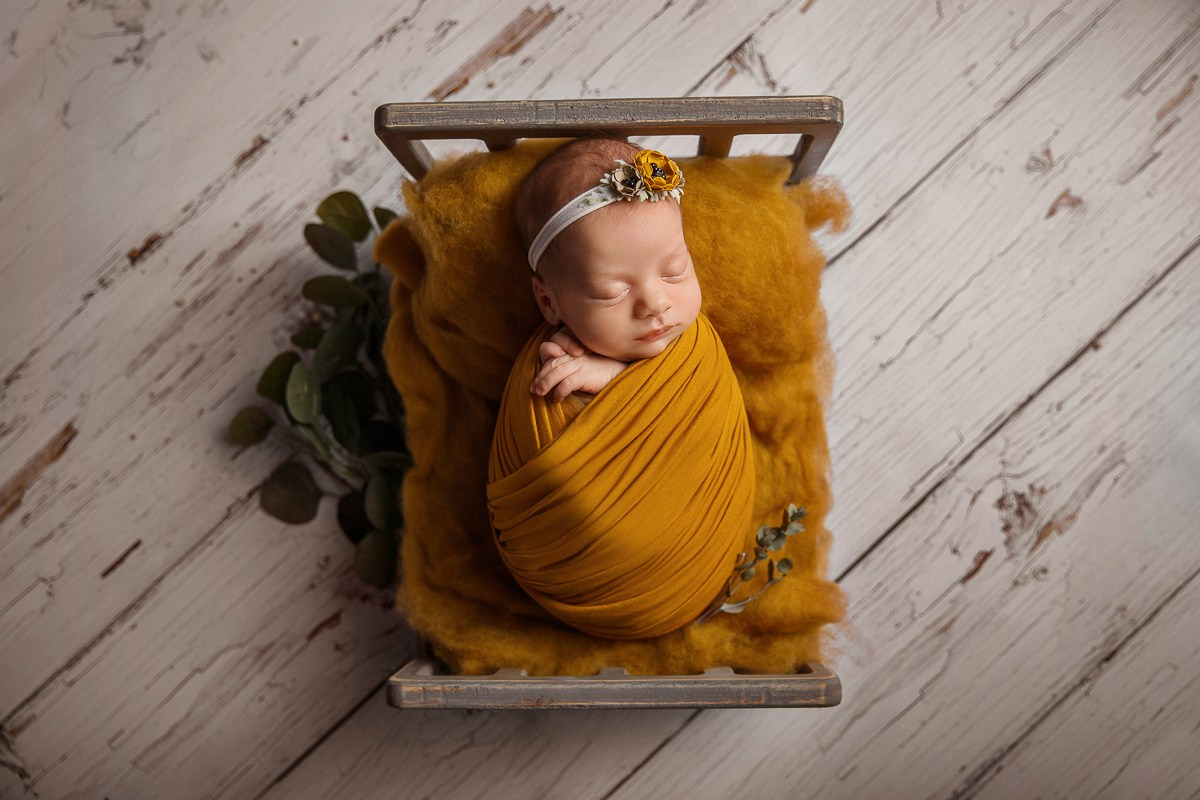 Кроватка сер гал. Фотограф новорожденных, семейный фотограф в Санкт-Петербурге