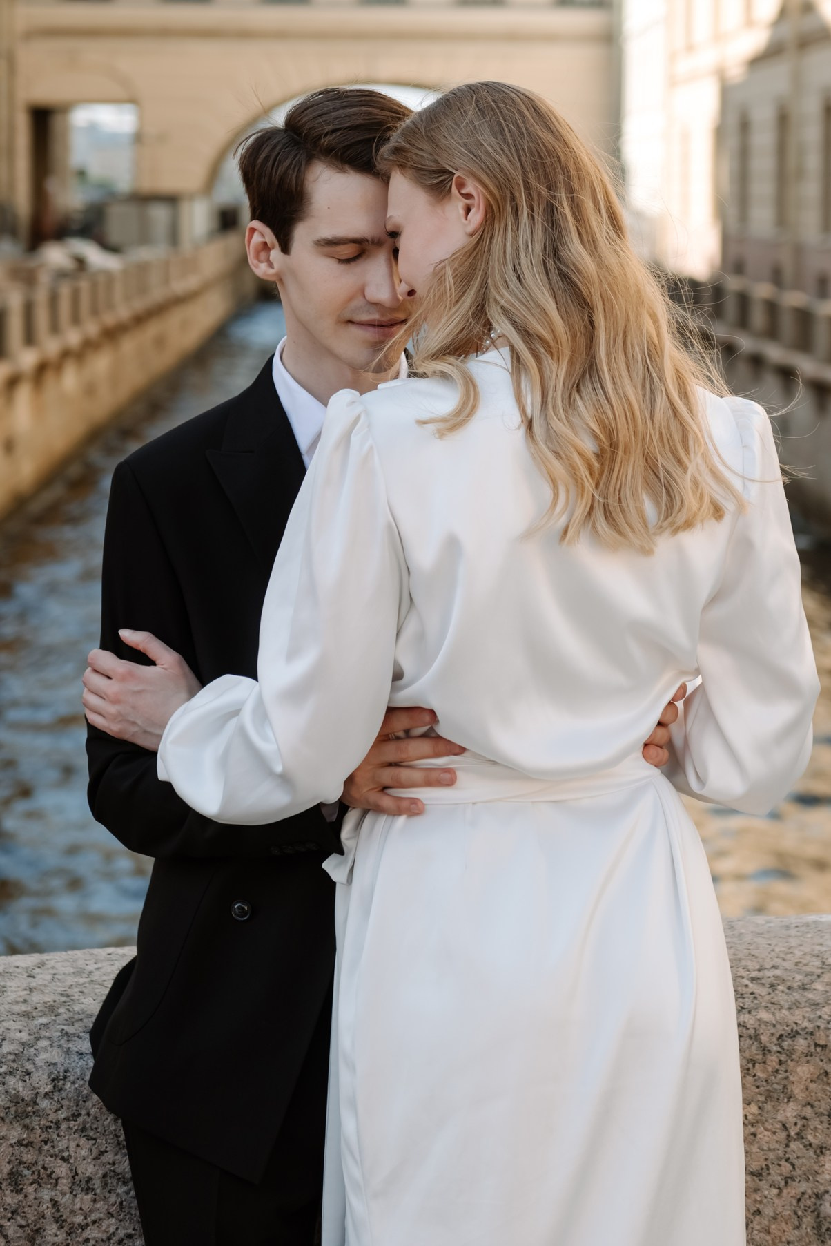 Прогулка у Эрмитажа. Свадебный и сеейный фотограф в Санкт-Петербурге Елена Худякова