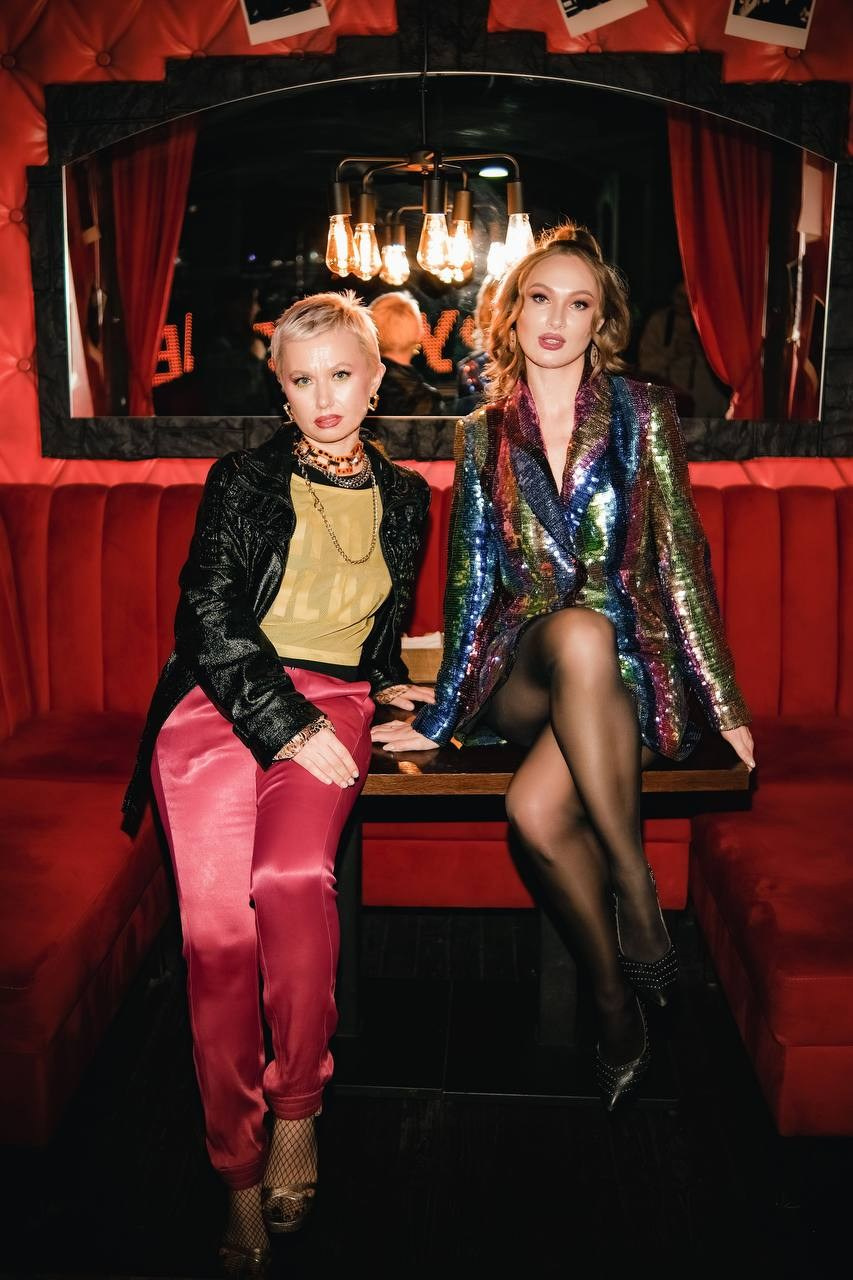 Бар РУКИ ВВЕРХ. Фотограф и видеограф в Тюмени Анна Жагорина, ваши фото еще не отдавали так быстро!