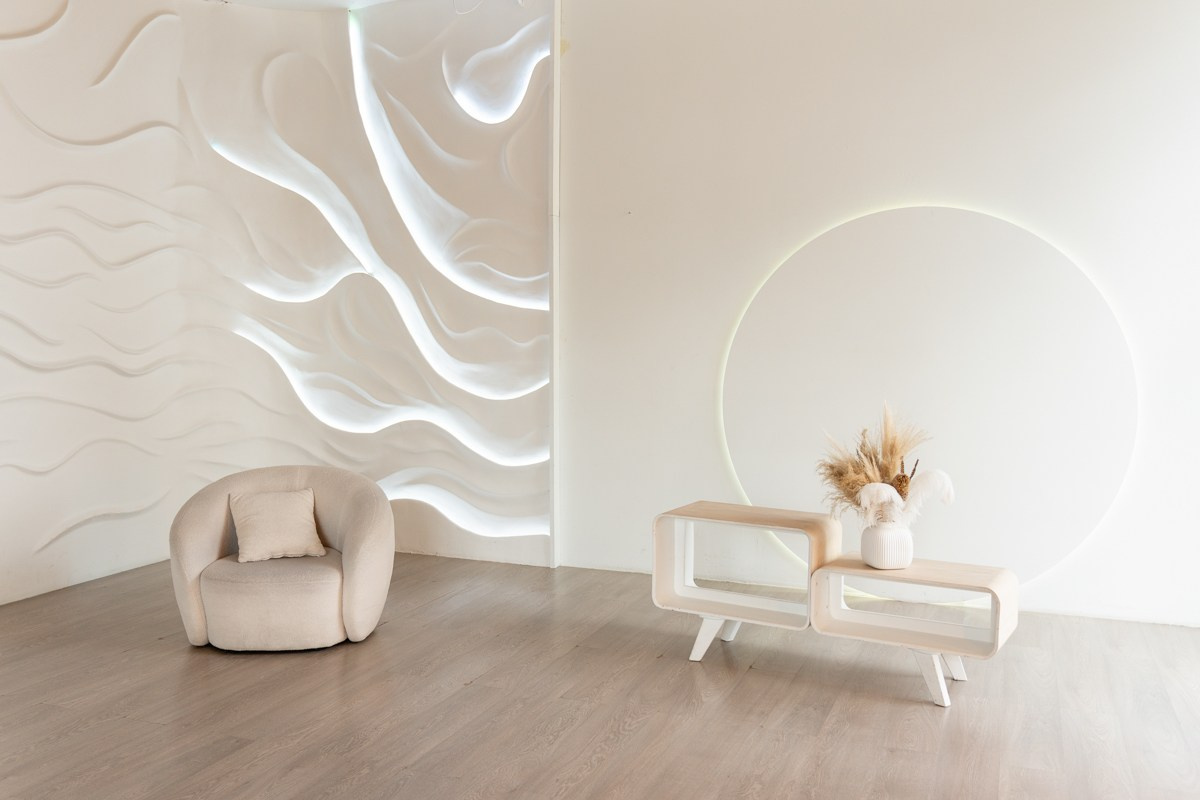 Зал Лофт в фотостудии Арт Рояль в Сургуте - идеальное место для семейных и индивидуальных фотосессий