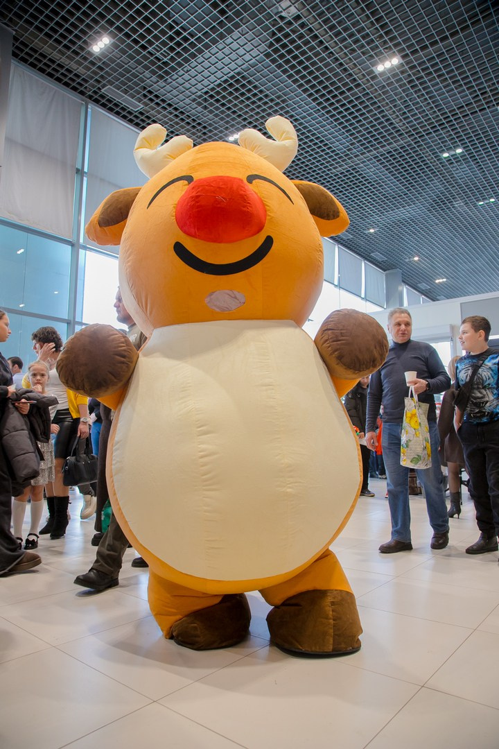 Чудеса на новогодней елке: хоровод игрушек. Репортажная съемка Иркутск Александр Ростов