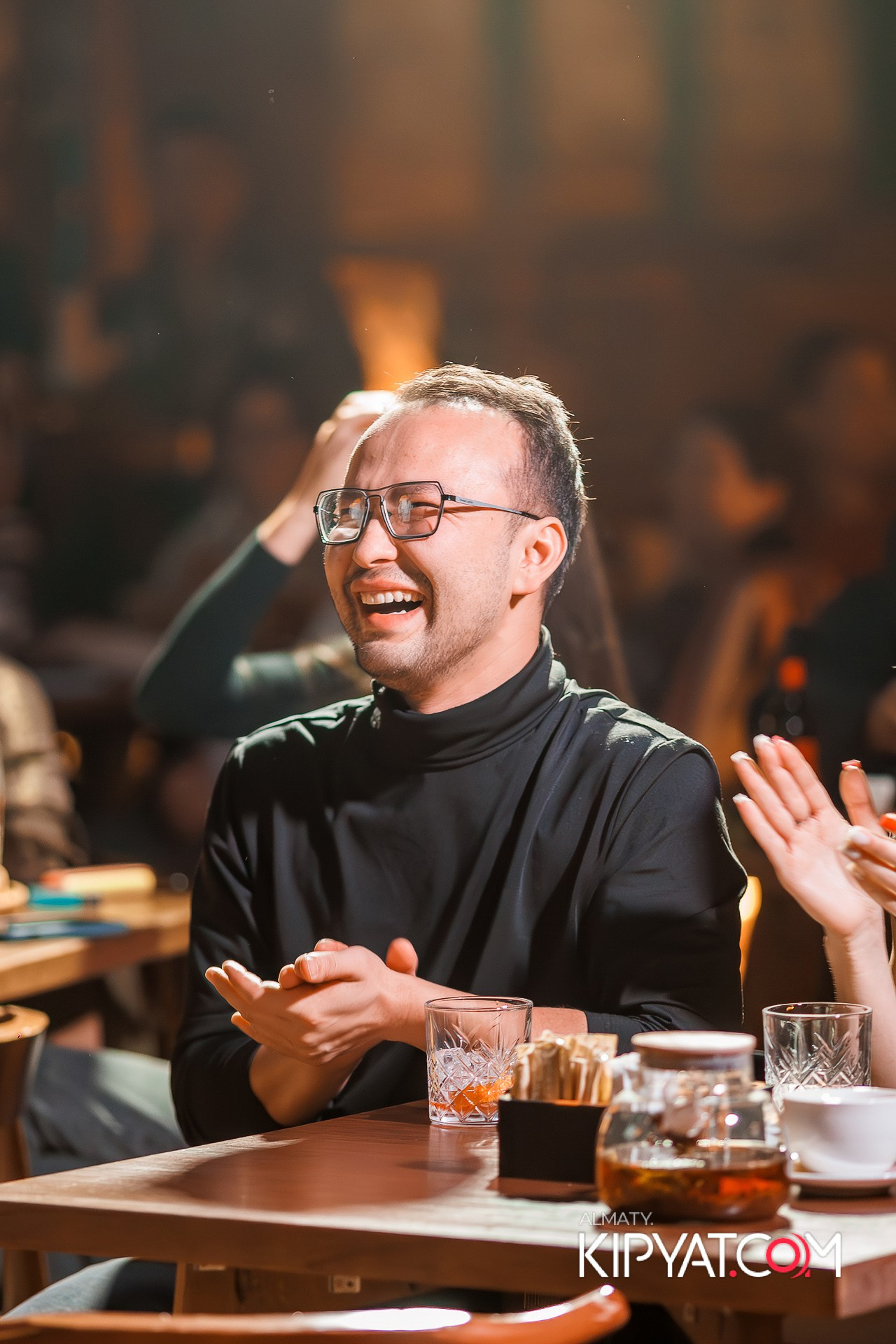 СОЛЬНЫЙ СТЕНДАП КОНЦЕРТ АЛЕКСАНДРА МЕРКУЛЬ. КИПЯТКОМ АЛМАТЫ!