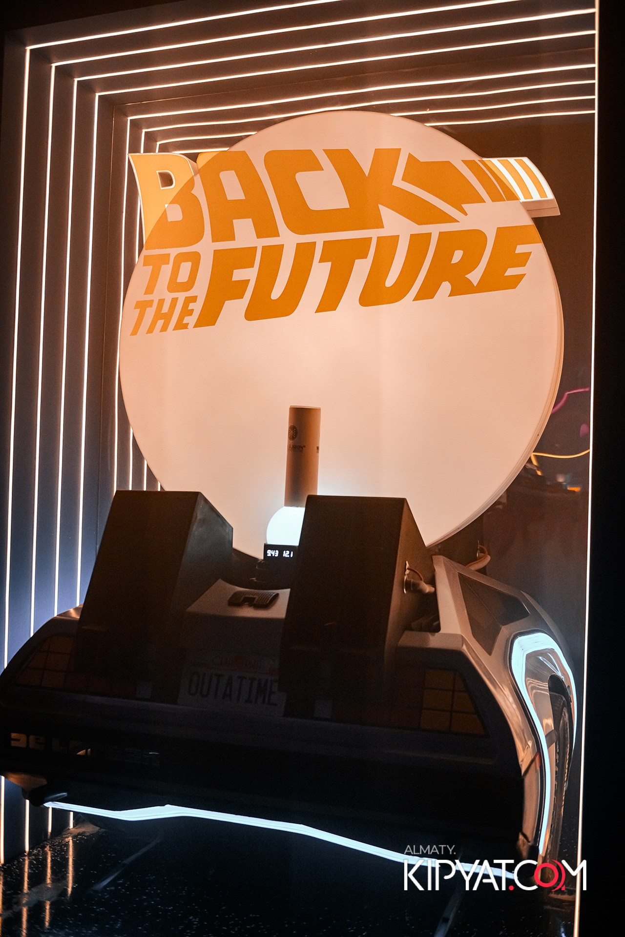 SANTA BARBARA ВЫСТУПЛЕНИЕ ГРУППЫ БРАТЬЯ ГРИММ. КИПЯТКОМ АЛМАТЫ!