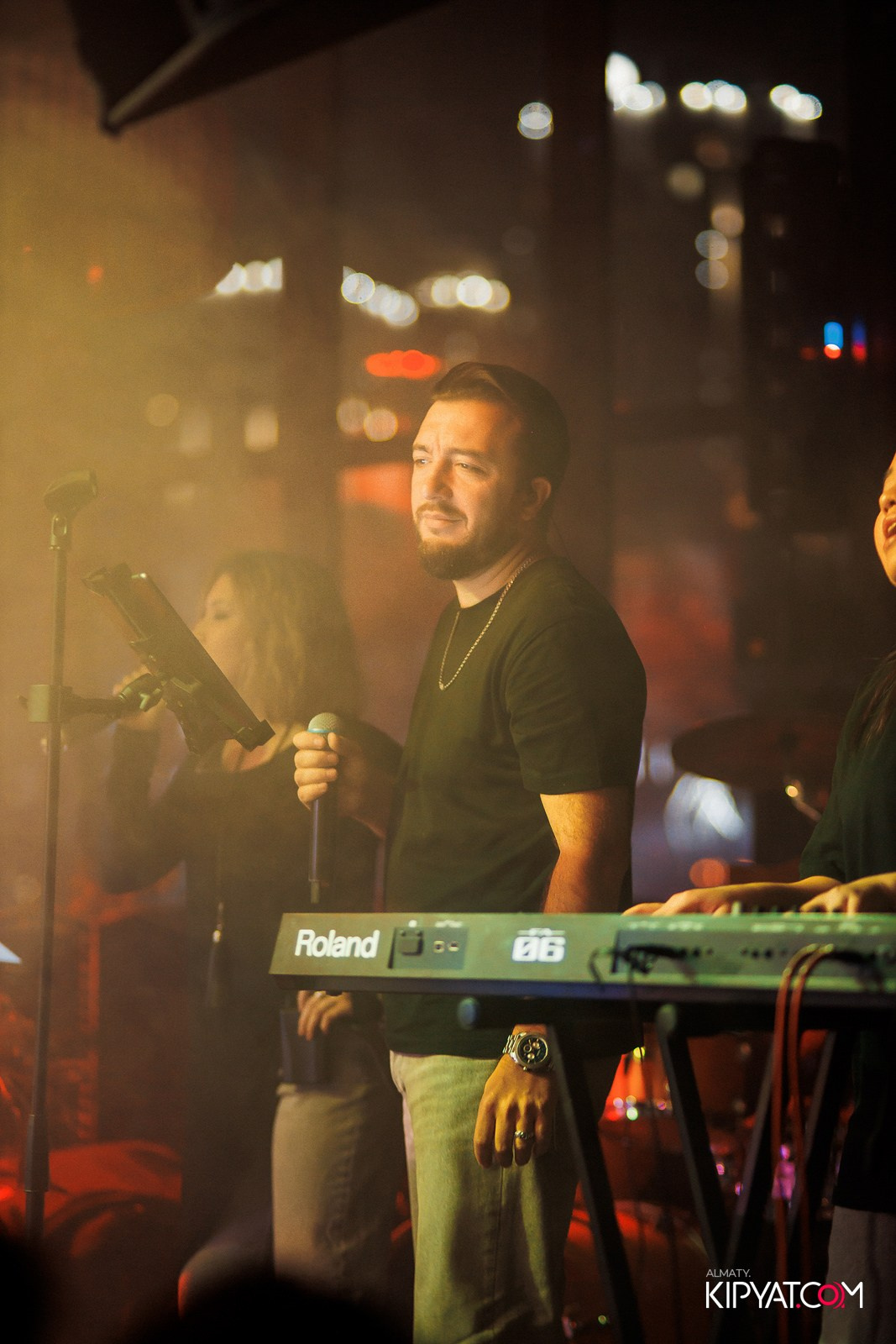 FRIENDS BAR & TERRACE. КИПЯТКОМ АЛМАТЫ!