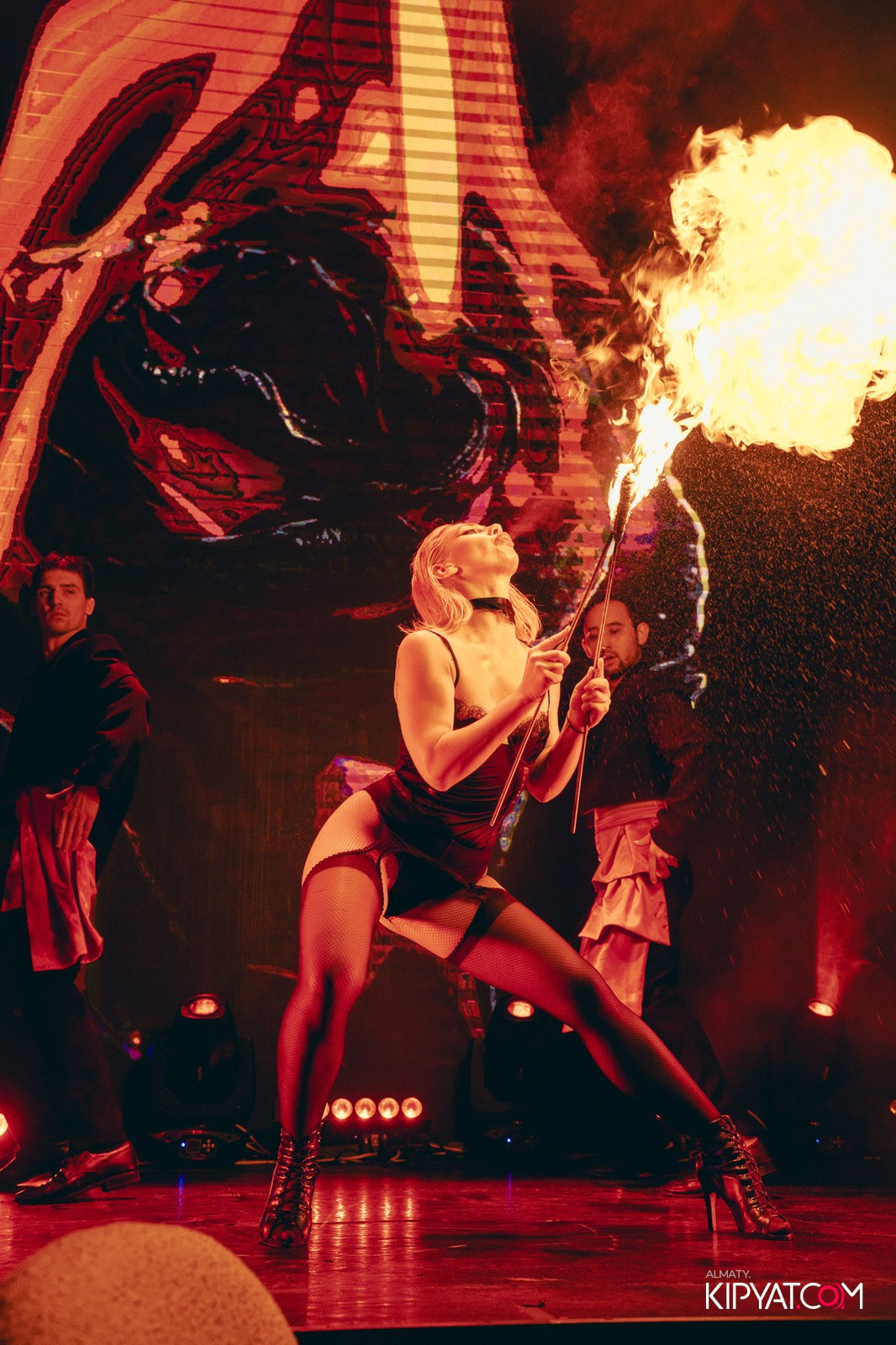 QUEEN. КИПЯТКОМ АЛМАТЫ!