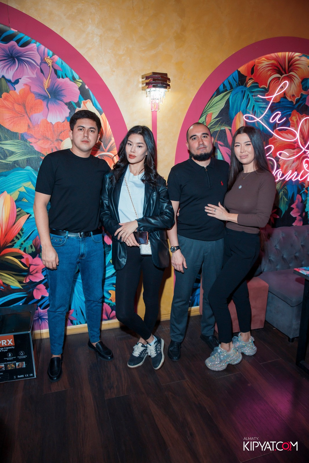 УХО И МЕДВЕДЬ НА САИНА. КИПЯТКОМ АЛМАТЫ! Фотосъемка мероприятий в Алматы