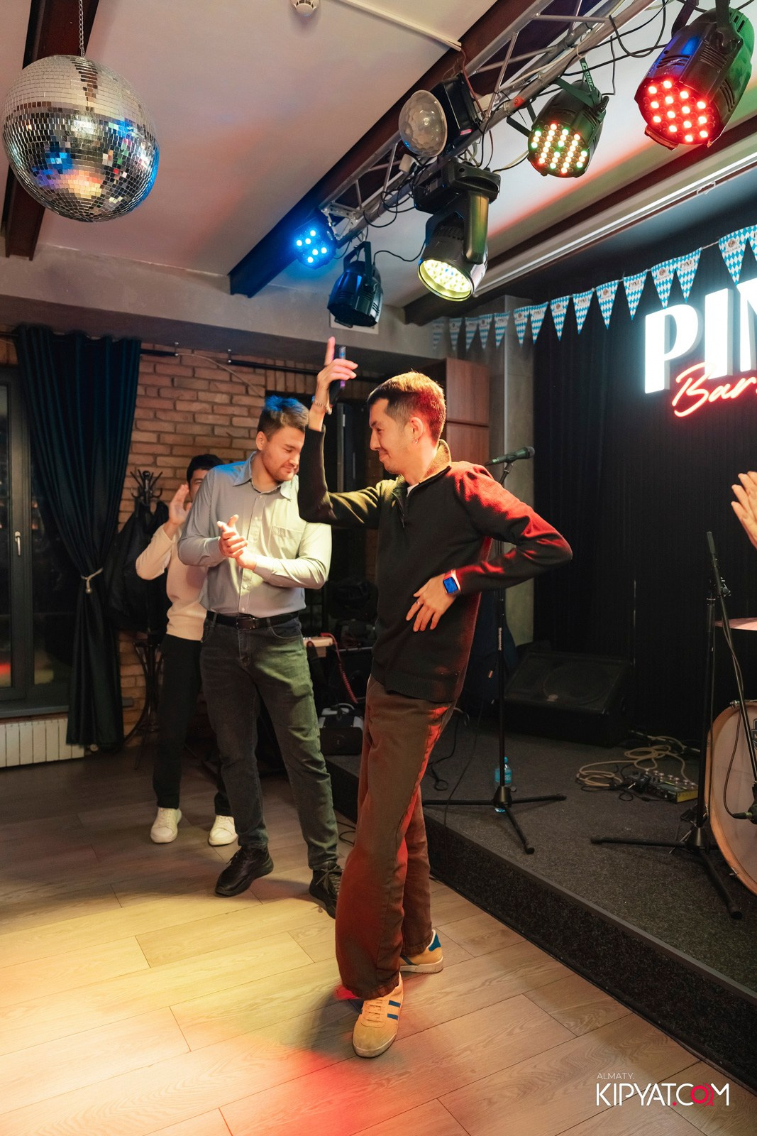 OKTOBERFEST — ПИНТА НА ГОГОЛЯ. КИПЯТКОМ АЛМАТЫ!