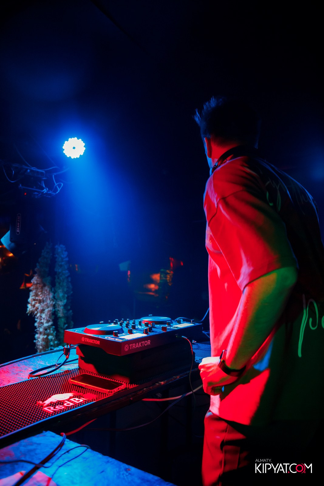 UYAT EMES BAR. КИПЯТКОМ АЛМАТЫ!