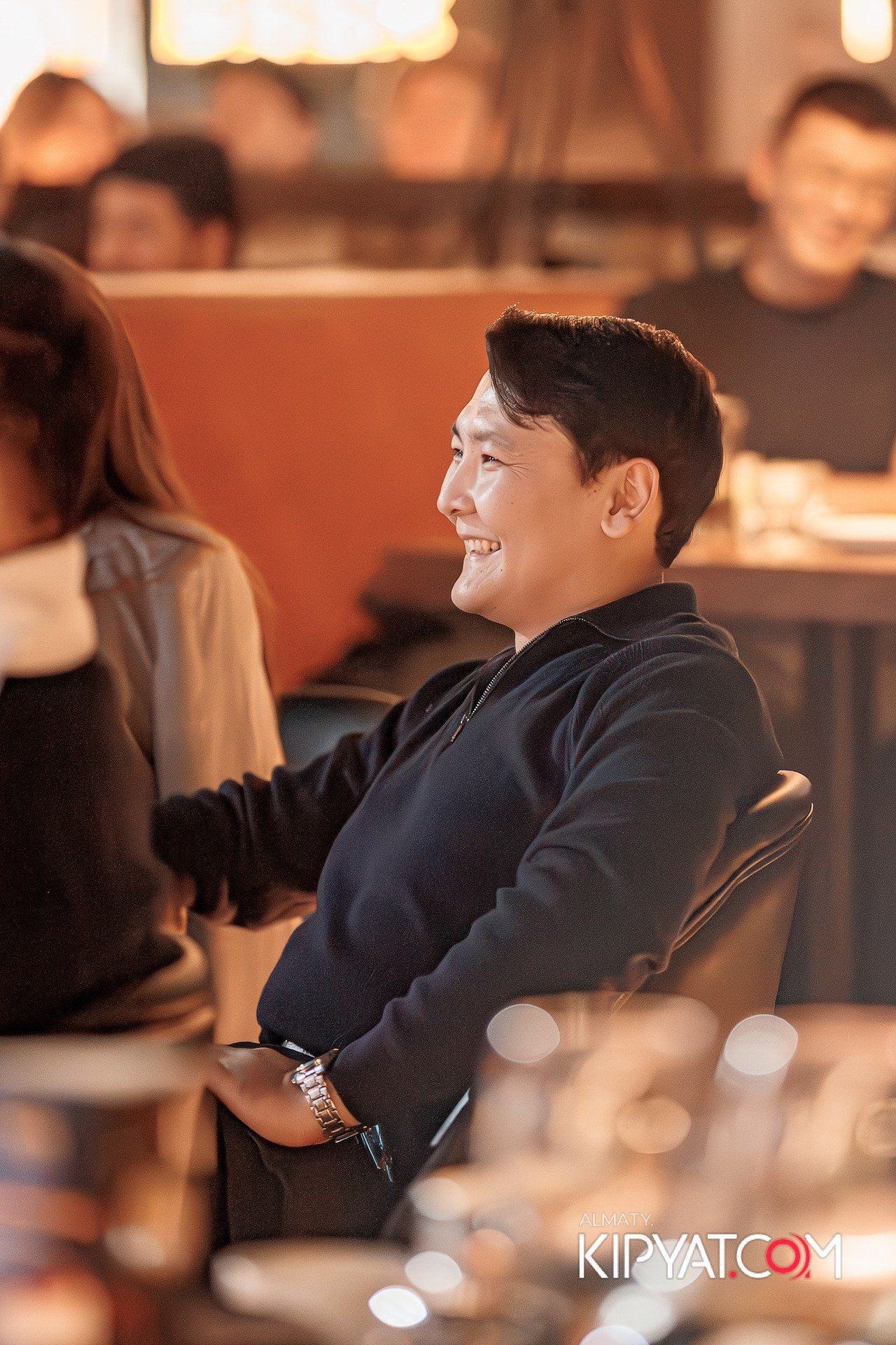 СОЛЬНЫЙ СТЕНДАП КОНЦЕРТ АЛЕКСАНДРА МЕРКУЛЬ. КИПЯТКОМ АЛМАТЫ!