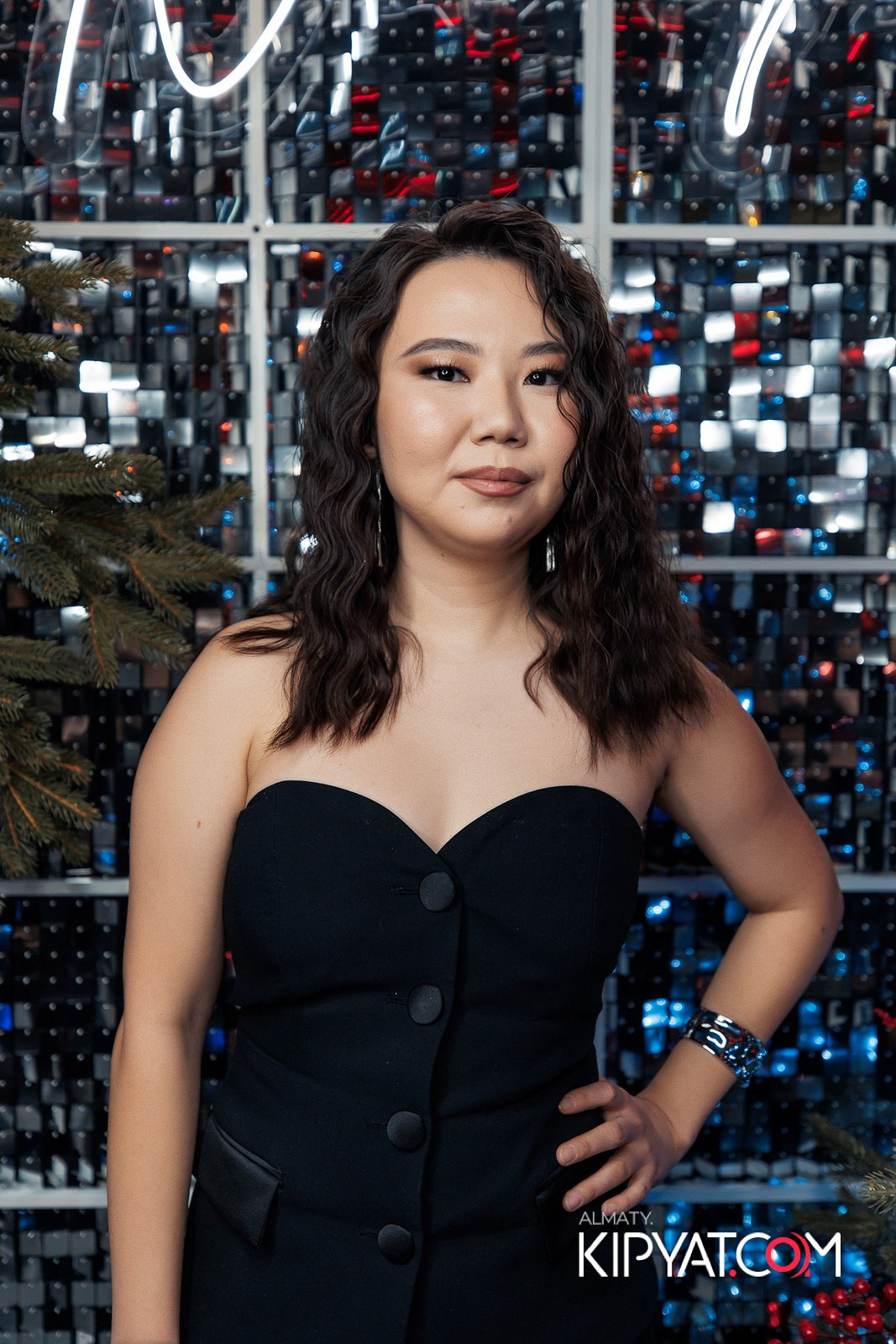 FRIENDS BAR & TERRACE. КИПЯТКОМ АЛМАТЫ!