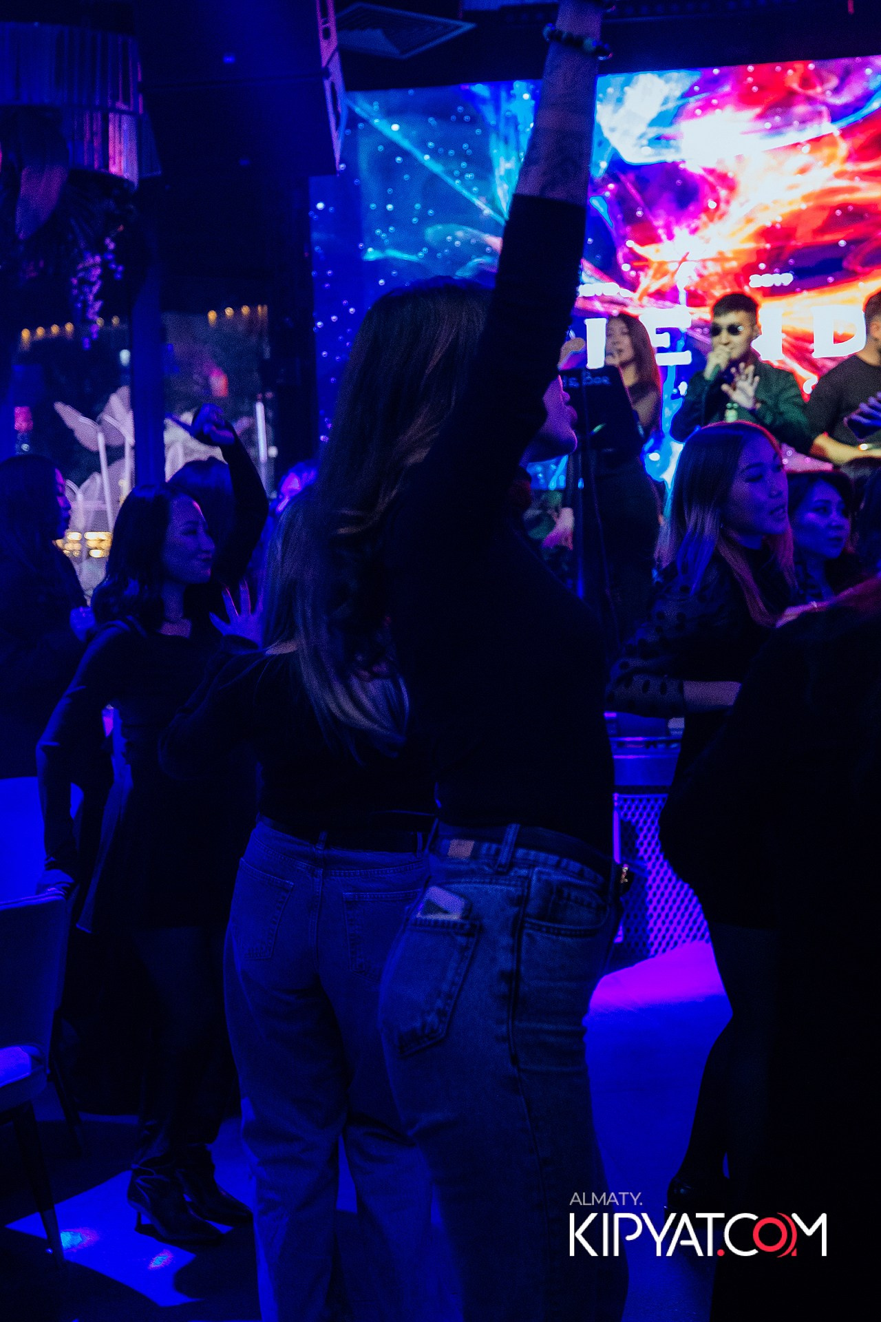 FRIENDS BAR & TERRACE. КИПЯТКОМ АЛМАТЫ!