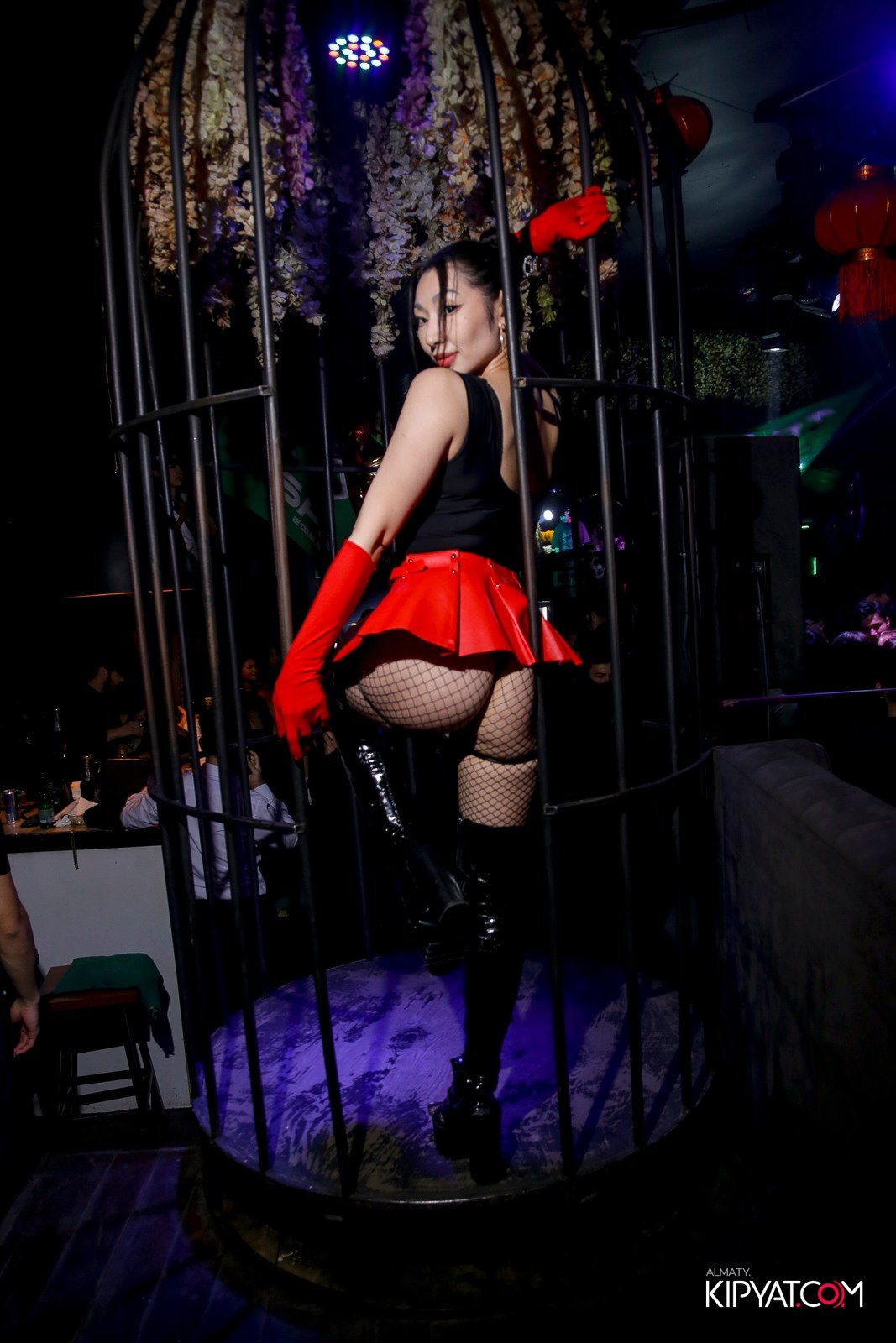 UYAT EMES BAR. КИПЯТКОМ АЛМАТЫ!