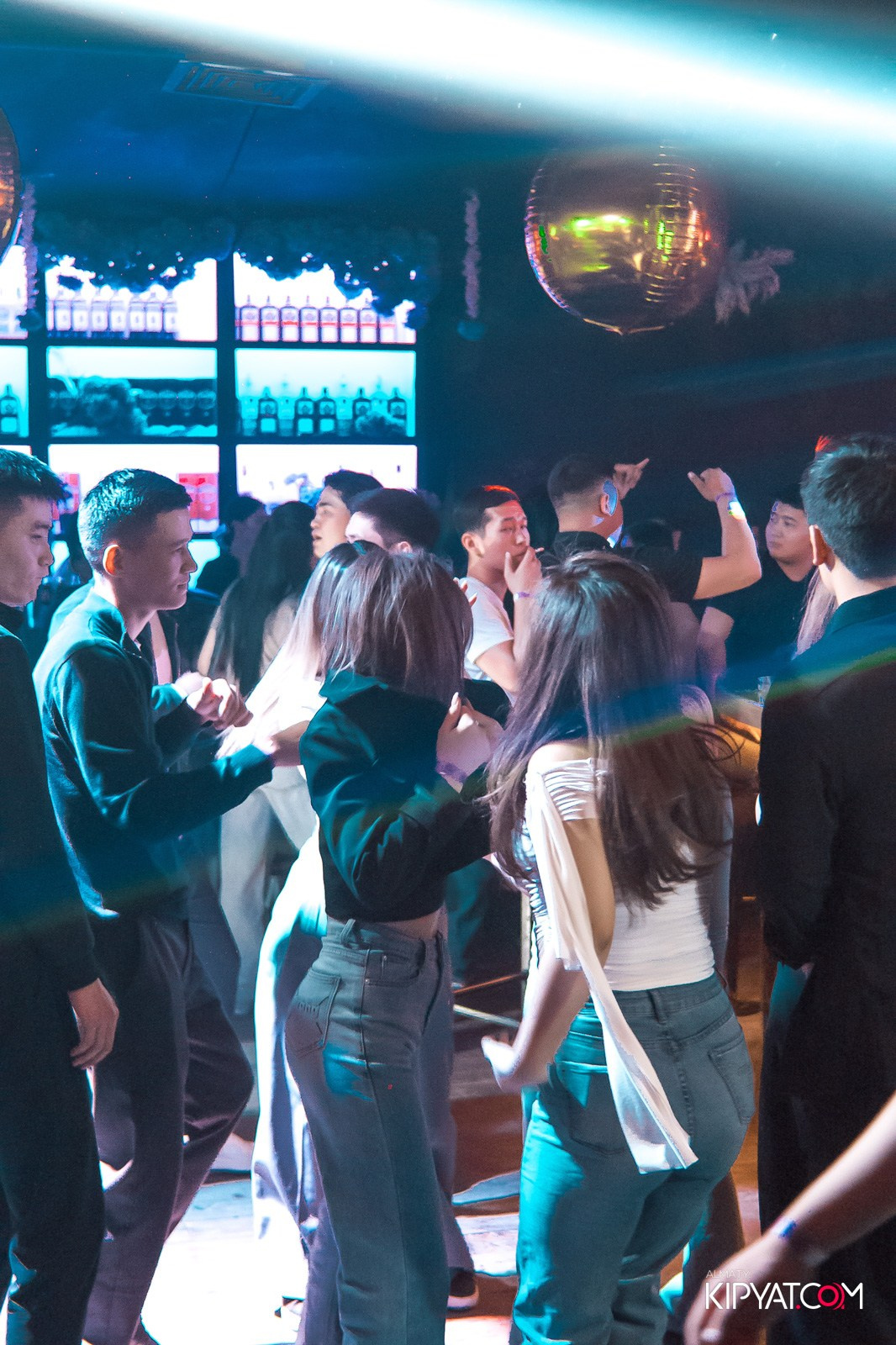 UYAT EMES BAR. КИПЯТКОМ АЛМАТЫ!