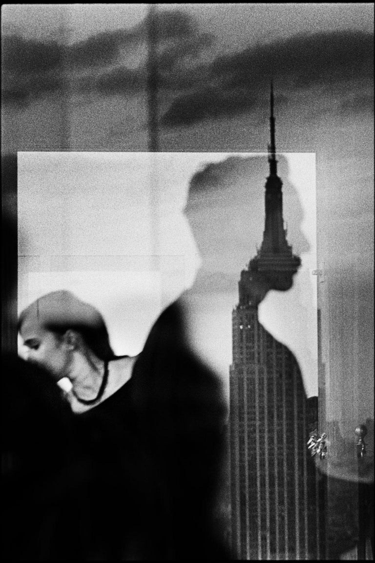 чёрно-белая фотография Сирила Дрюара с геометрией городской архитектуры