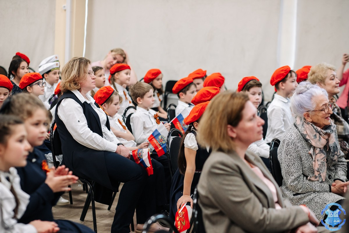 Праздник 9 мая в школе. Фотограф Москва