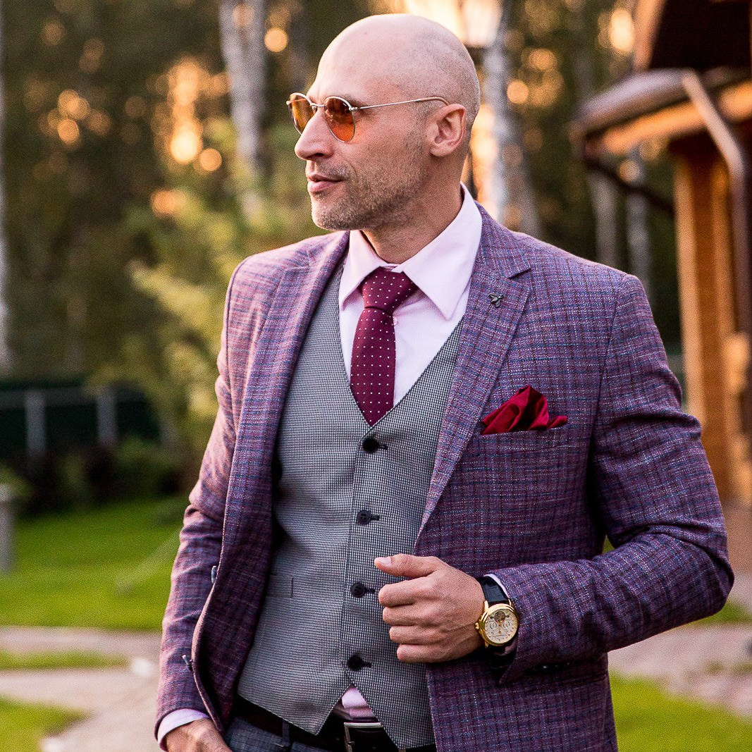 Ведущий на праздник в Москве / Денис Аганин