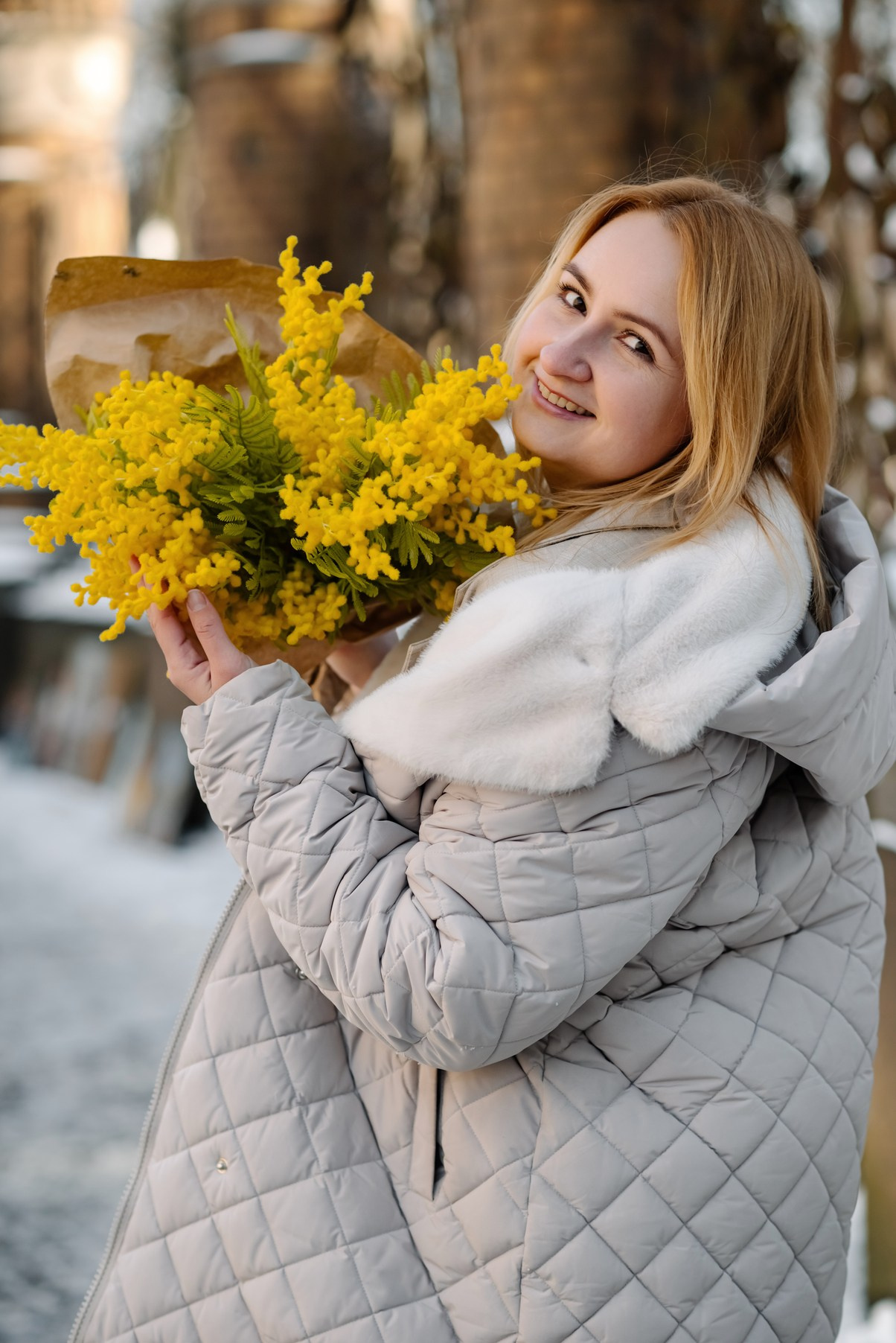 Прогулка с цветами по улицам и каналам. Свадебный и семейный фотограф в Санкт-Петербурге Елена Худякова