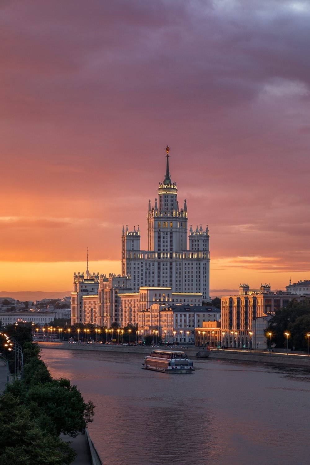 City and architectural portfolio of photographer Vadim Sherbakov. Vadim Sherbakov Portfolio