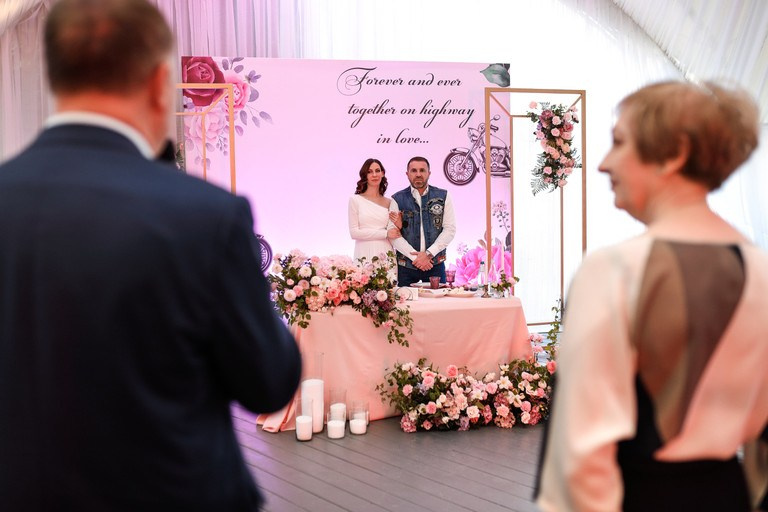 Свадьба байкеров в ресторане «Дворянское гнездо». Kirillova Studio — мастерская декора и событий Юли Кирилловой